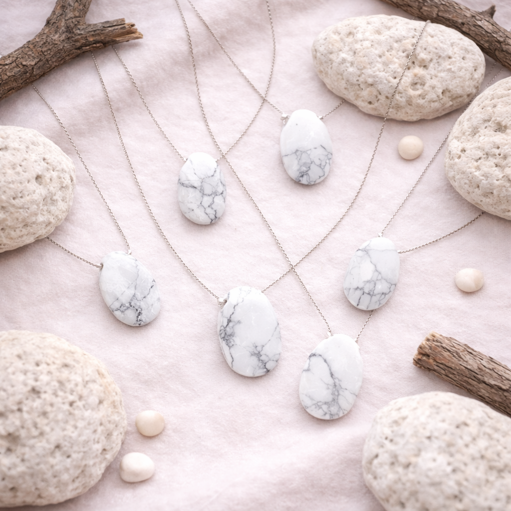 Pendentif pierre percée en Howlite blanche, qualité AB, pierre de calme et de sagesse.