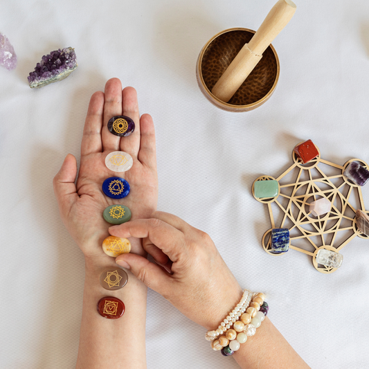 Les 7 chakras : origines, significations et harmonisation avec les pierres