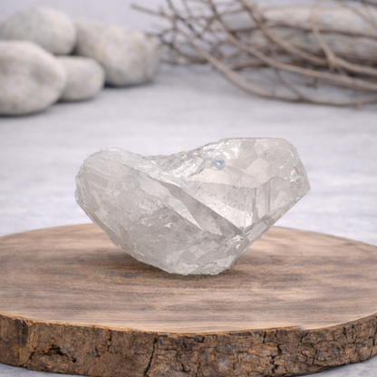 Druse de Cristal de roche 256g Référence : DRU06, qualité AA, pierre de clarté et d'amplification énergétique.