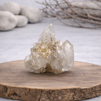 Druse de Cristal de roche 162g Référence : DRU01, qualité AA, pierre de clarté et d'amplification énergétique.