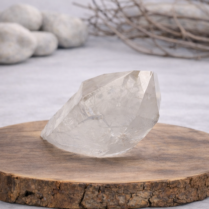 Druse de Cristal de roche 231g Référence : DRU07, qualité AA, pierre de clarté et d'amplification énergétique.