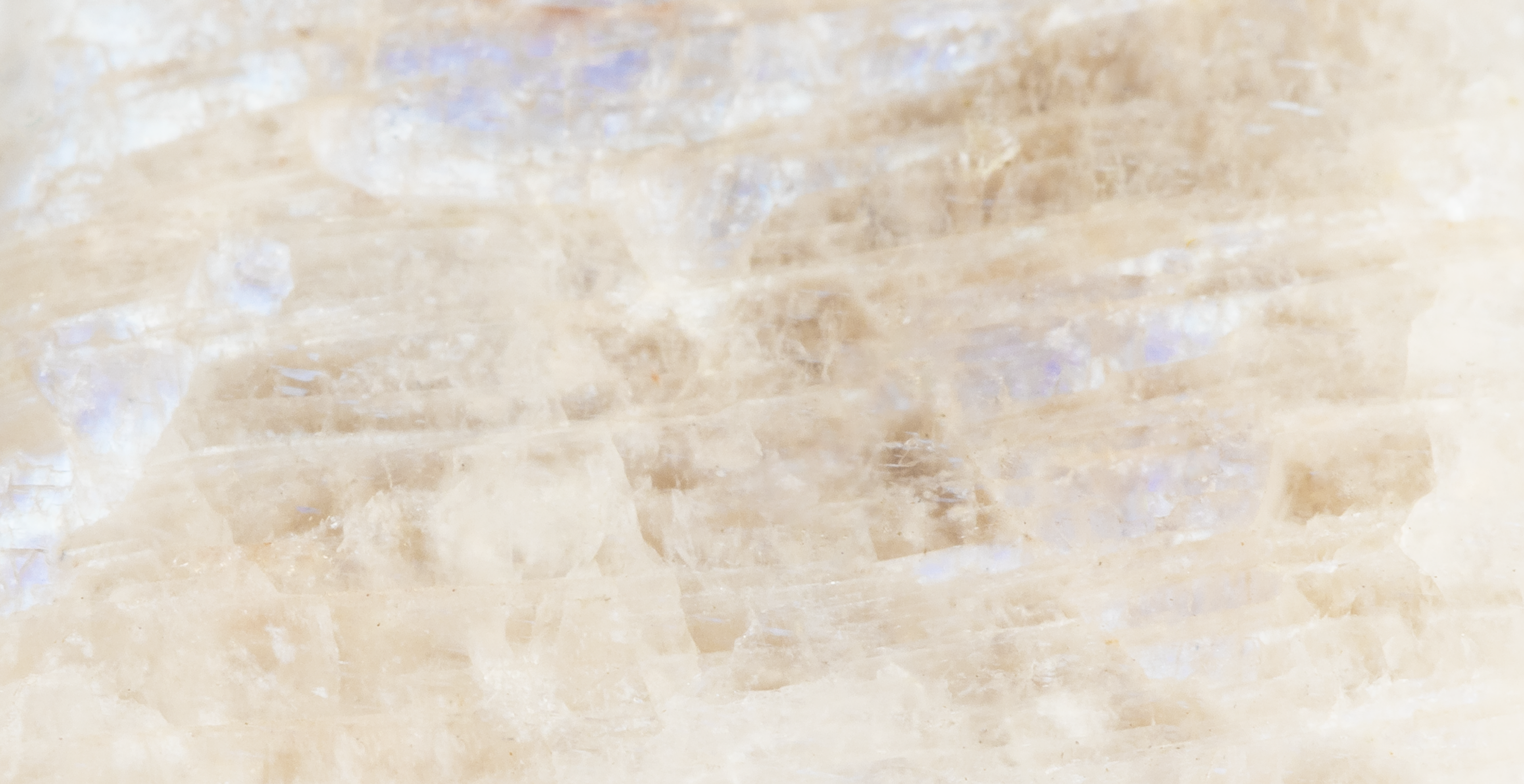 La pierre de lune beige