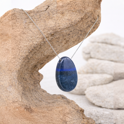 Pendentif pierre percée en Aventurine bleue, qualité A, pierre de sérénité et de clarté mentale.