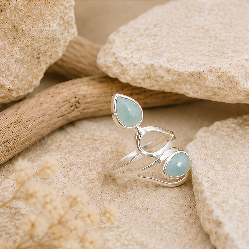 Bague pierre Aigue-marine naturelle sur monture en argent 925