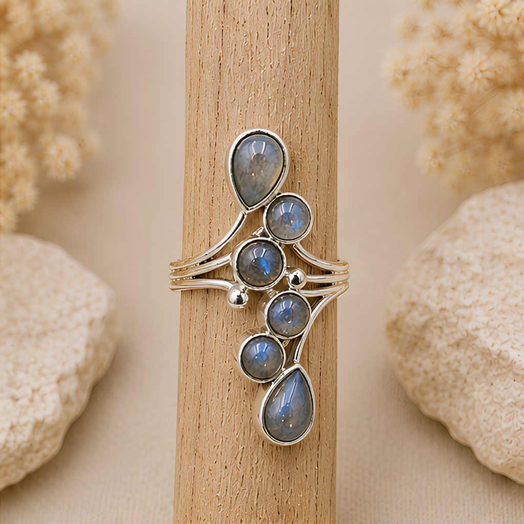 Bague réglable en argent 925 et Labradorite naturelle de Madagascar