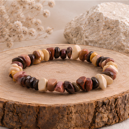 Bracelet baroque en jaspe mokaïte naturelle, vue rapprochée