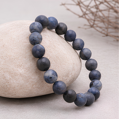 Bracelet en dumortiérite naturelle, perles 8 mm, vue rapprochée