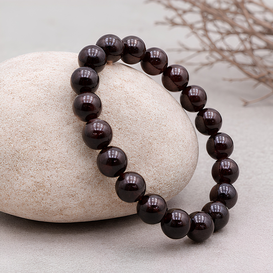 Bracelet en grenat rouge naturelle, perles 8 mm, vue rapprochée