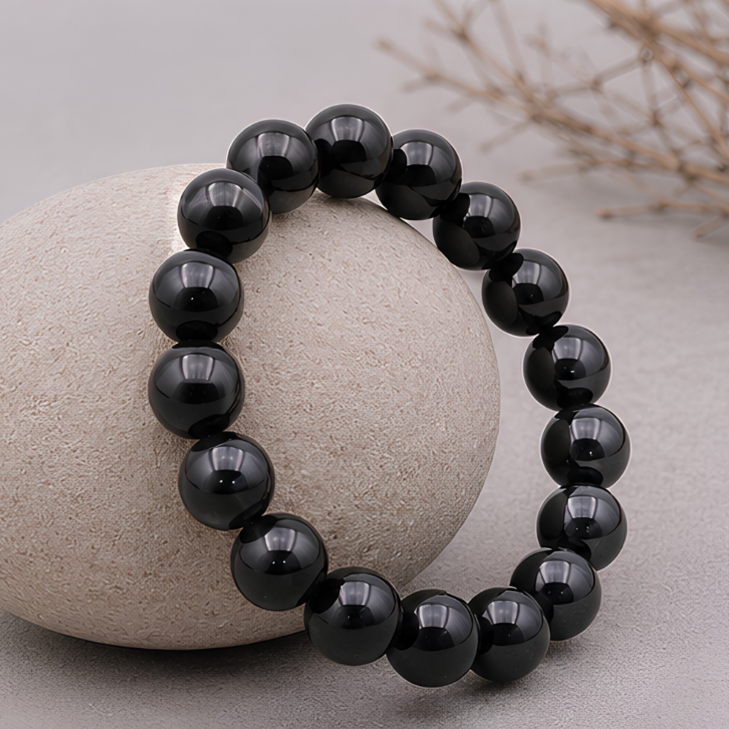 Bracelet en tourmaline noire naturelle, perles 8 mm, vue rapprochée