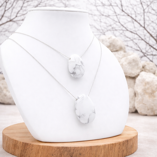 Pendentif pierre percée en Howlite blanche, qualité AB, pierre de calme et de sagesse.
