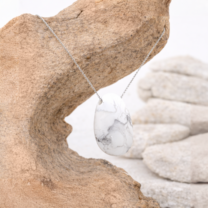 Pendentif pierre percée en Howlite blanche, qualité AB, pierre de calme et de sagesse.