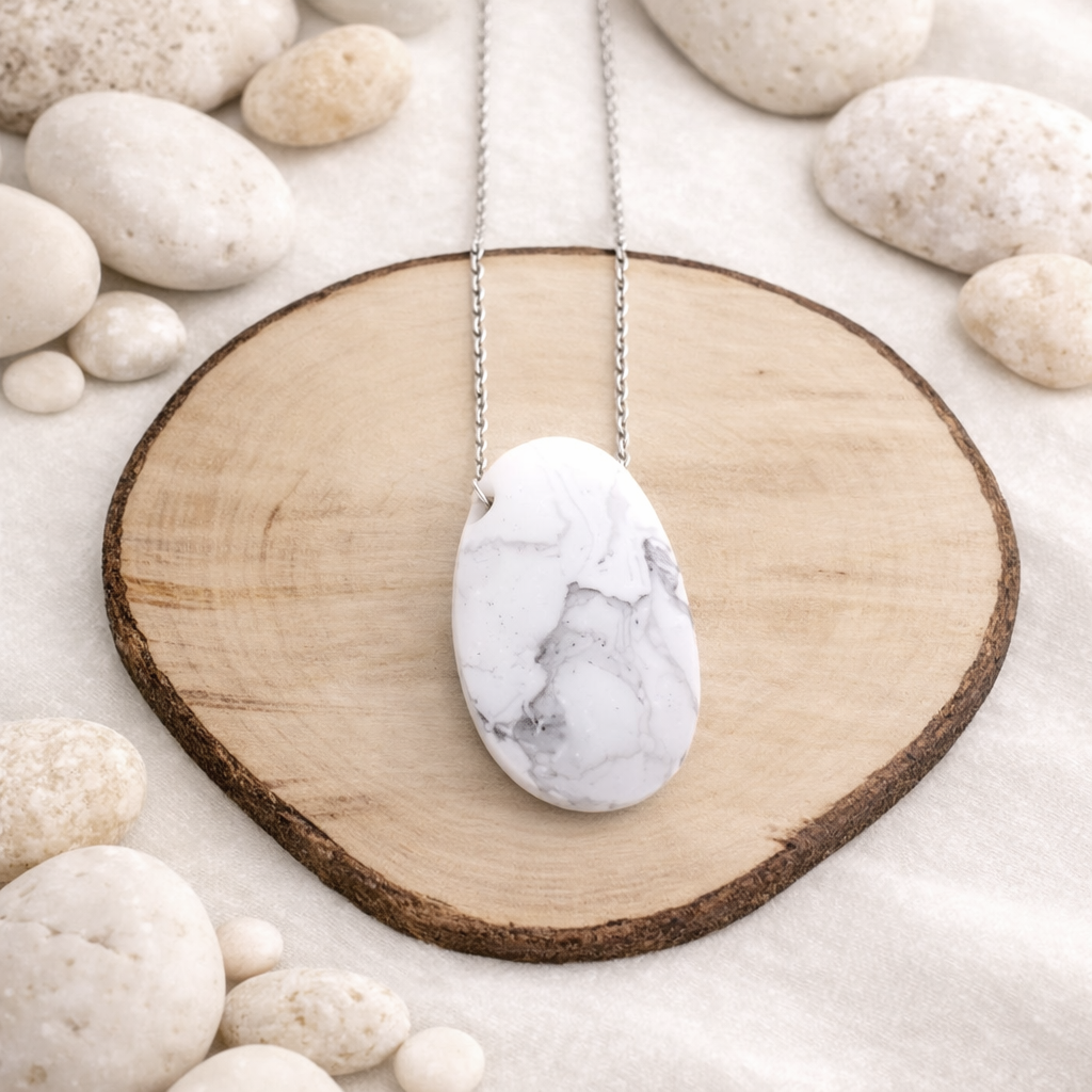 Pendentif pierre percée en Howlite blanche, qualité AB, pierre de calme et de sagesse.