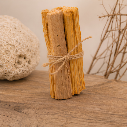 Lot de 6 bâtons de palo santo naturel, vue rapprochée