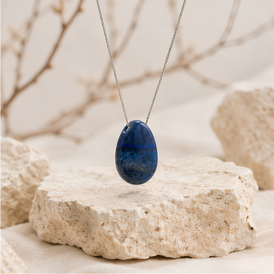 Pendentif en pierre percée de aventurine bleue naturelle, autre vue