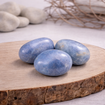 Pierre roulée d'aventurine bleue, 18g, entre 2 et 3 cm, qualité AA, pierre de sérénité et de clarté mentale.