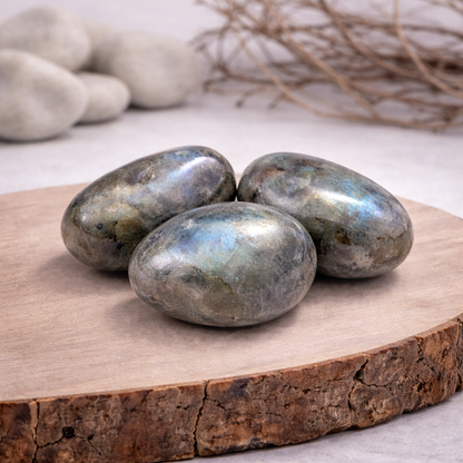 Pierre roulée de labradorite, 16g, entre 2 et 3 cm, qualité A, pierre de protection et d'intuition.